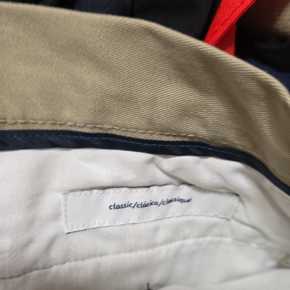 Amazon Essentials Men's Khaki Chinos - Picture 5 of 5